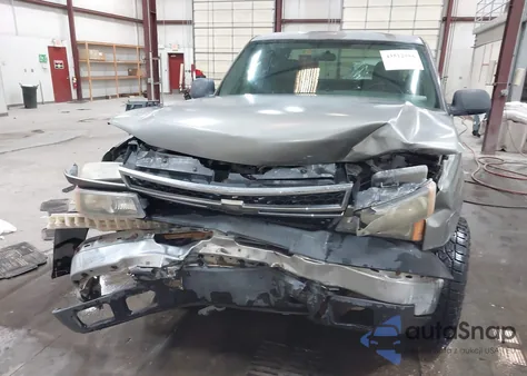 2006 Chevrolet Silverado 2500Hd Work Truck from USA, damaged, VIN 1GCHK29UX6E263400
